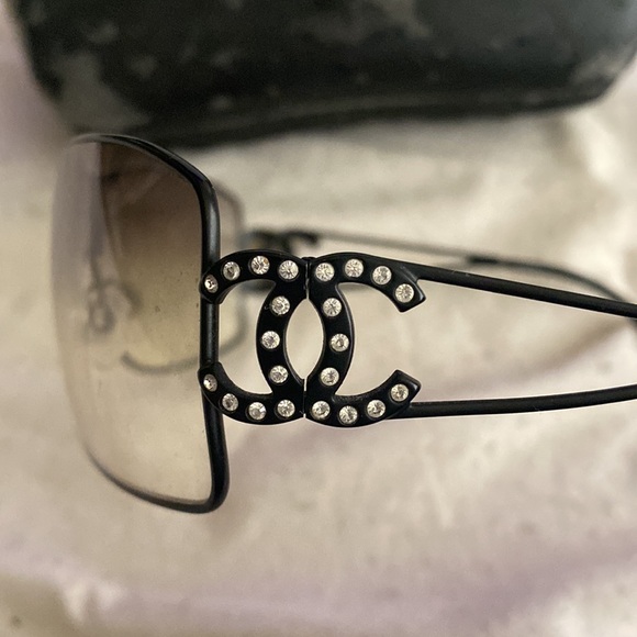 Chanel Shield Sunglasses - Picture 3 of 7